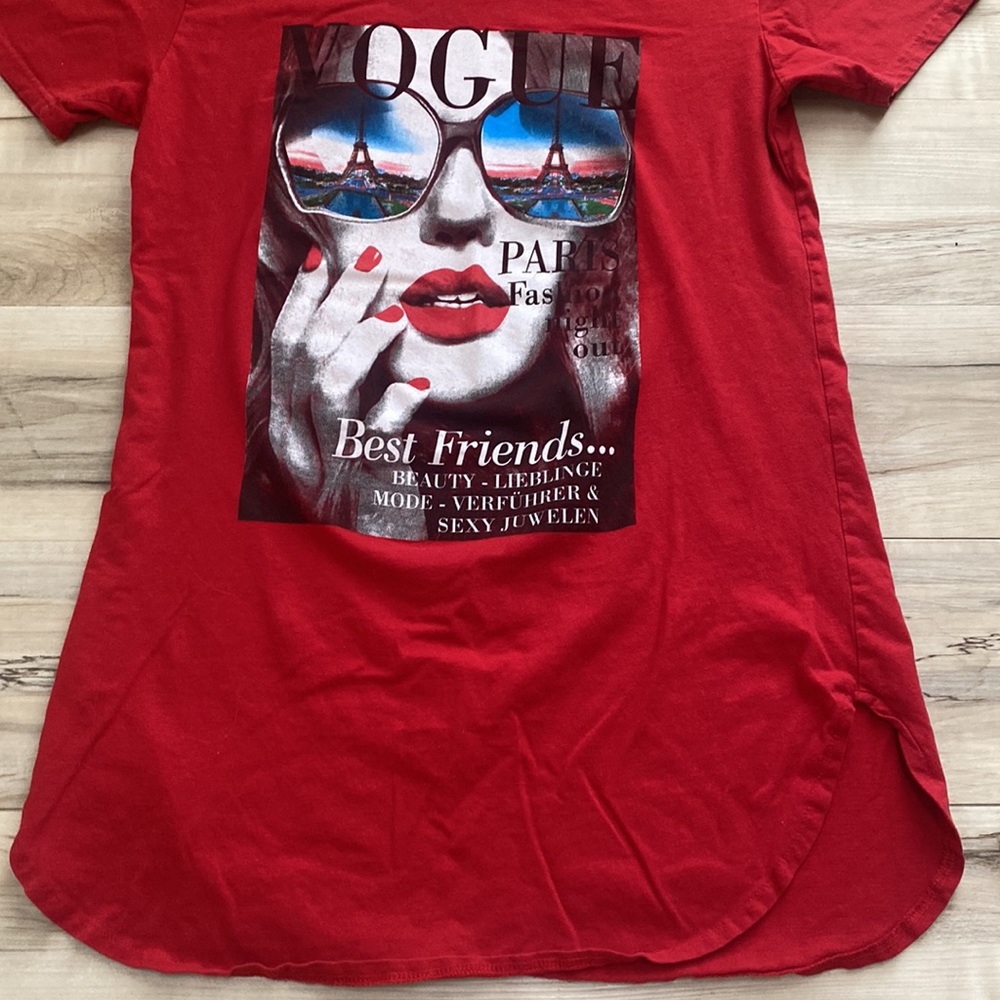 ON Fire Womens L/XL Red Long Tee Shirt. Scoop hem. Vogue Magazine Graphic. So - Picture 8 of 11